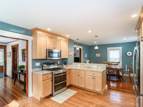 8 Pitts St, Natick MA 01760