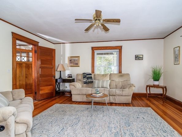 8 Pitts St, Natick MA 01760