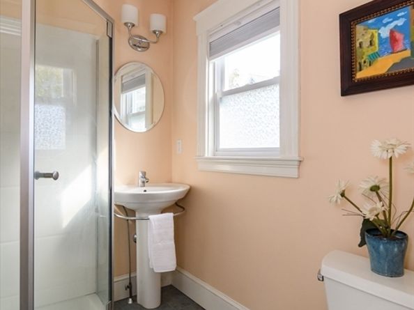 8 Pitts St, Natick MA 01760