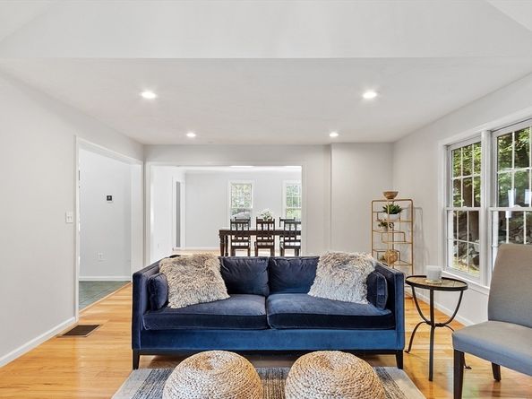 6 Vanessa Dr, Northborough MA 01532