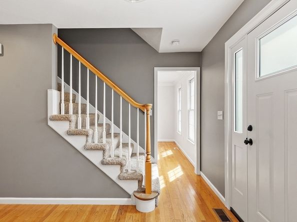 6 Vanessa Dr, Northborough MA 01532