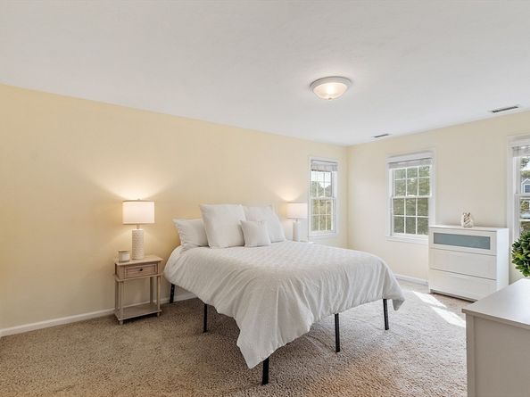 6 Vanessa Dr, Northborough MA 01532