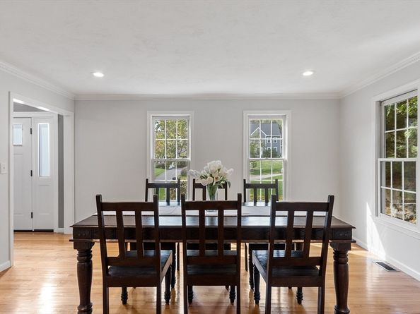 6 Vanessa Dr, Northborough MA 01532