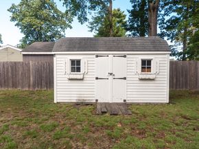 221 Sinclair Rd, Brockton MA 02302