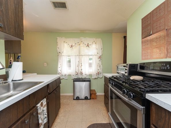 221 Sinclair Rd, Brockton MA 02302