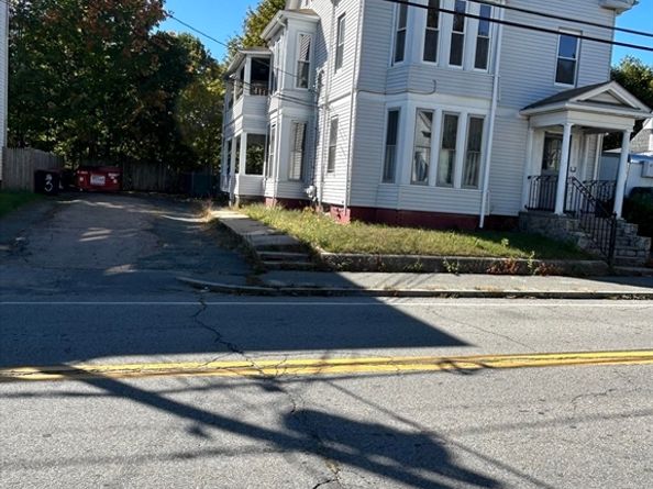 103 Clinton St, Brockton MA 02302