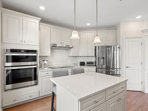 11101 Peters Farm Way 101, Westborough MA 01581