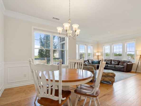 11101 Peters Farm Way 101, Westborough MA 01581
