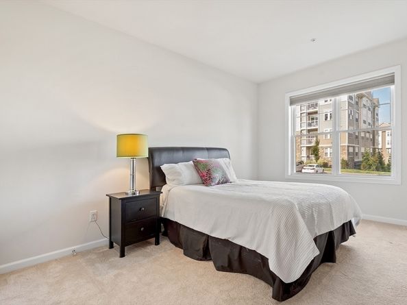 11101 Peters Farm Way 101, Westborough MA 01581
