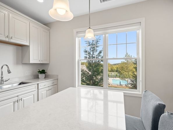 11101 Peters Farm Way 101, Westborough MA 01581