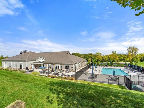 11101 Peters Farm Way 101, Westborough MA 01581