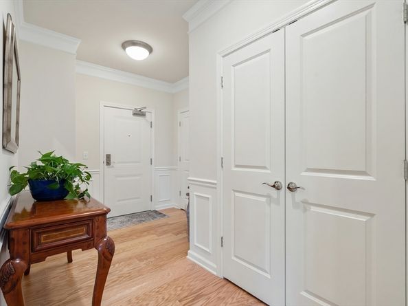 11101 Peters Farm Way 101, Westborough MA 01581