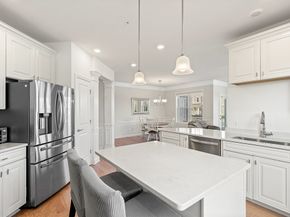 11101 Peters Farm Way 101, Westborough MA 01581