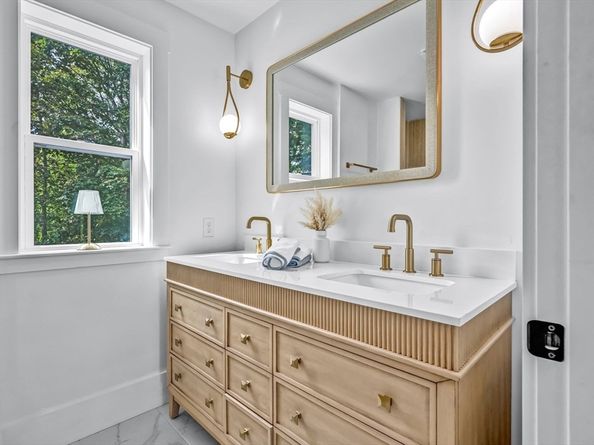 171 Fort Hill St, Hingham MA 02043