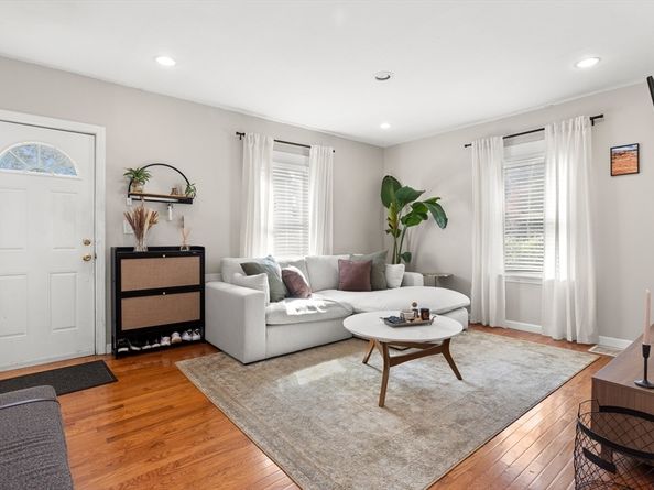 12 Spring Court 12, Woburn MA 01801