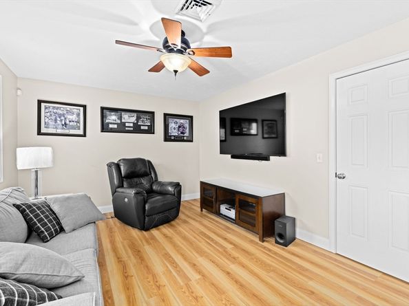 2783 Cranberry Hwy, Wareham MA 02571