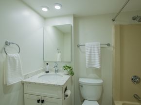 250 Hammond Pond Pkwy 306N, Newton MA 02467