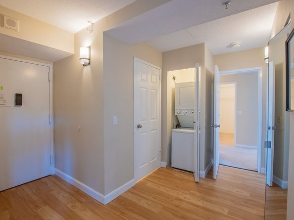 250 Hammond Pond Pkwy 306N, Newton MA 02467