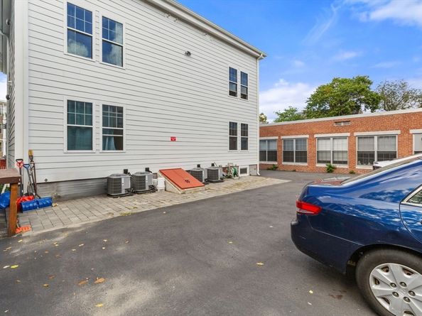32 Cameron Avenue, Cambridge MA 02140
