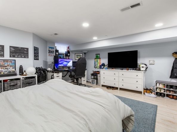 32 Cameron Avenue, Cambridge MA 02140