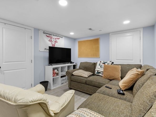 32 Cameron Avenue, Cambridge MA 02140