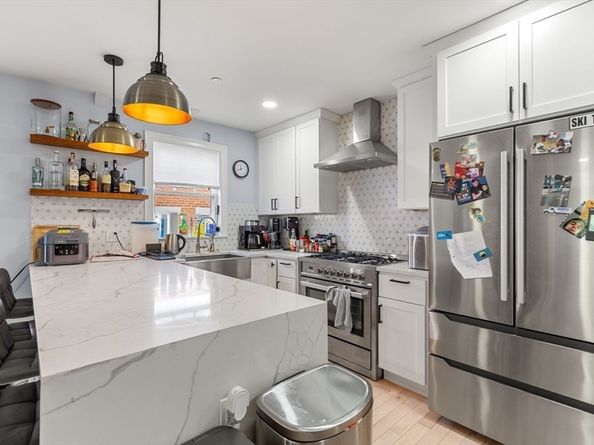 32 Cameron Avenue, Cambridge MA 02140