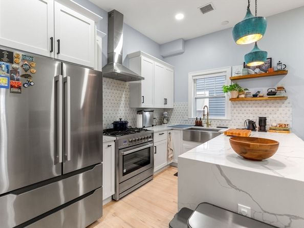 32 Cameron Avenue, Cambridge MA 02140
