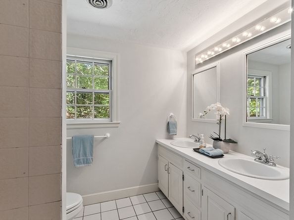 2 Partridge Hill Rd, Dover MA 02030