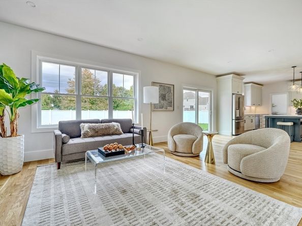 6 Callahan Drive, Woburn MA 01801