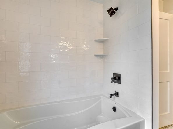 6 Callahan Drive, Woburn MA 01801