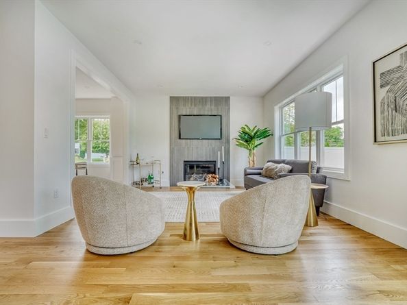 6 Callahan Drive, Woburn MA 01801