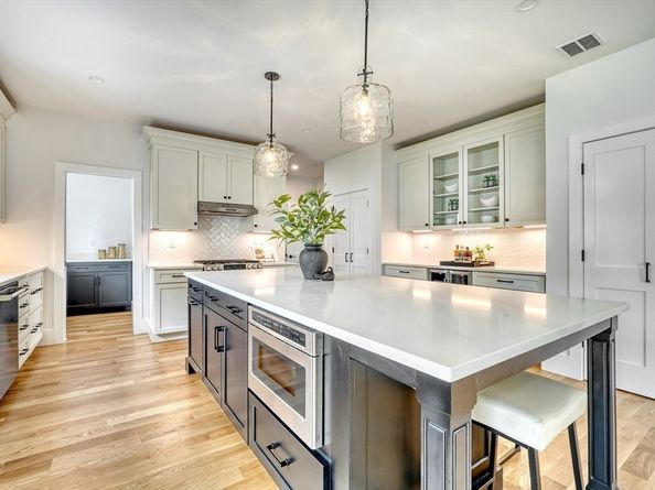 6 Callahan Drive, Woburn MA 01801