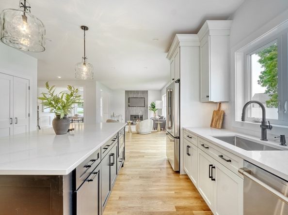 6 Callahan Drive, Woburn MA 01801
