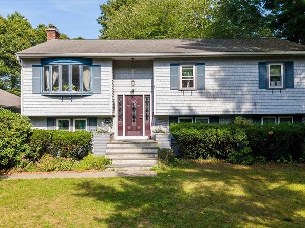 21 Windsor Dr., Wareham MA 02571