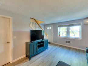26 Mildred Ave 26, Worcester MA 01603