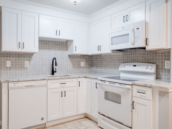 39 Pleasant A6, Northborough MA 01532