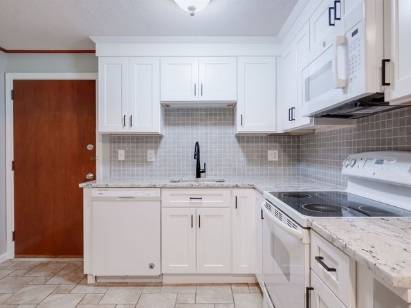 39 Pleasant A6, Northborough MA 01532