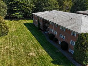 39 Pleasant A6, Northborough MA 01532