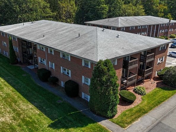 39 Pleasant A6, Northborough MA 01532