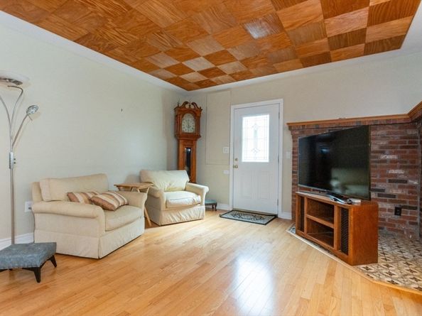 40 Gregory Road, Framingham MA 01701