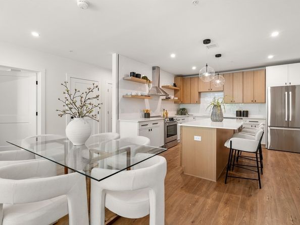 20 Audubon Way 109, Canton MA 02021