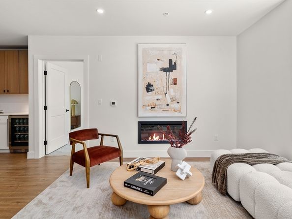 20 Audubon Way 109, Canton MA 02021