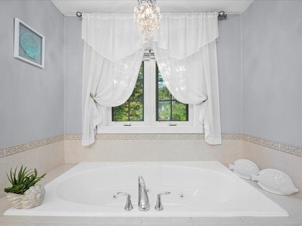 6 Silas Dr, Northborough MA 01532