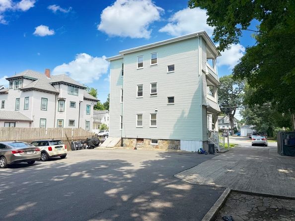 34-36 Hillberg Ave, Brockton MA 02301