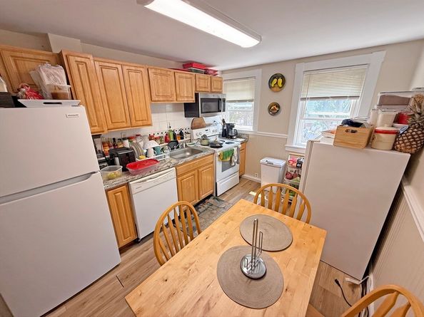 34-36 Hillberg Ave, Brockton MA 02301