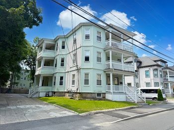 34-36 Hillberg Ave