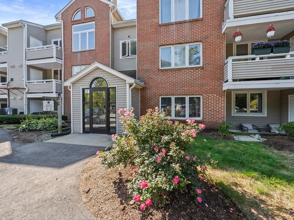 10 Chapman Street 205, Weymouth MA 02189