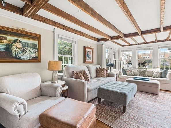 25 Columbia St, Wellesley MA 02481
