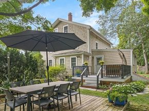 25 Columbia St, Wellesley MA 02481