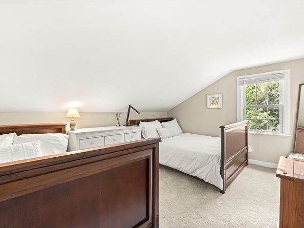 25 Columbia St, Wellesley MA 02481